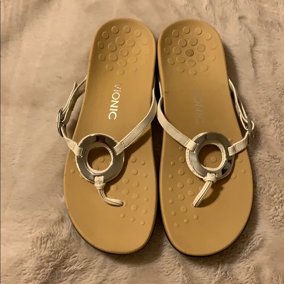 vionic sandals size 10